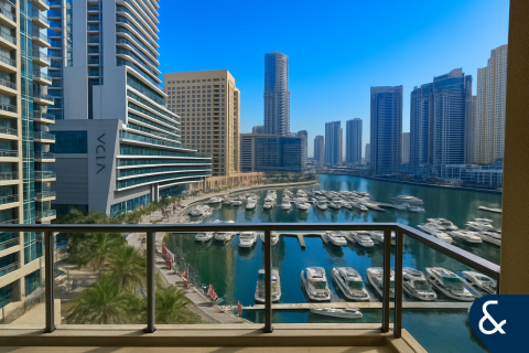 Apartment in AL MAJARA TOWERS in Dubai Marina, UAE 1 bedroom, 104 sq.m. № 671547 - photo 1
