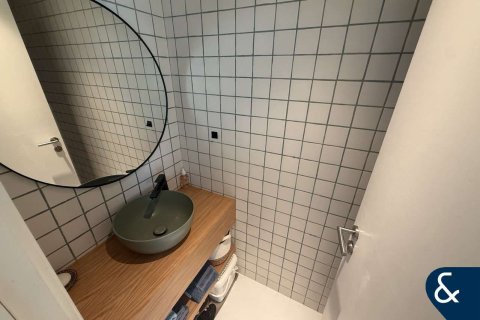 Apartment in AL MAJARA TOWERS in Dubai Marina, UAE 1 bedroom, 104 sq.m. № 671547 - photo 8