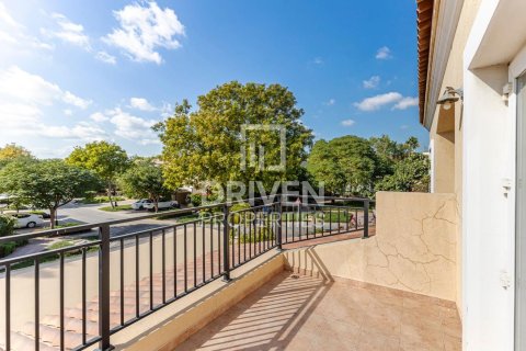 Villa te huur in Dubai Investment Park, Dubai, VAE 5 slaapkamers, 357 vr.m., nr 684031 - foto 21