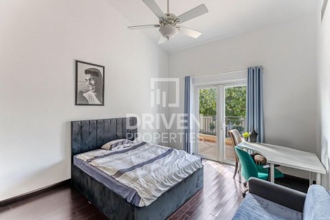 Villa te huur in Dubai Investment Park, Dubai, VAE 5 slaapkamers, 357 vr.m., nr 684031 - foto 12