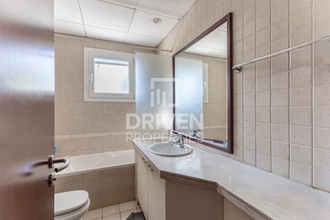 Villa te huur in Dubai Investment Park, Dubai, VAE 5 slaapkamers, 357 vr.m., nr 684031 - foto 18