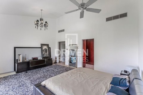 Villa te huur in Dubai Investment Park, Dubai, VAE 5 slaapkamers, 357 vr.m., nr 684031 - foto 8