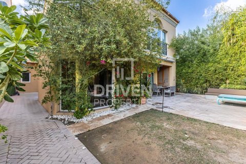 Villa te huur in Dubai Investment Park, Dubai, VAE 5 slaapkamers, 357 vr.m., nr 684031 - foto 23