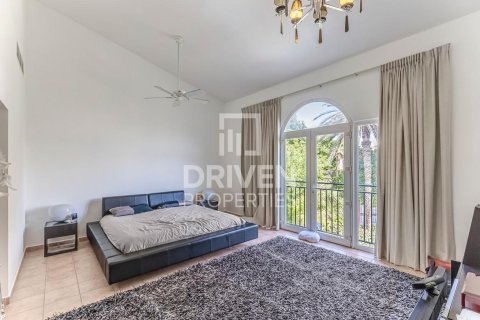 Villa te huur in Dubai Investment Park, Dubai, VAE 5 slaapkamers, 357 vr.m., nr 684031 - foto 7