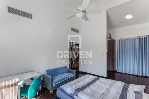 Villa te huur in Dubai Investment Park, Dubai, VAE 5 slaapkamers, 357 vr.m., nr 684031 - foto 11