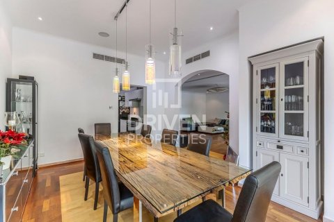 Villa te huur in Dubai Investment Park, Dubai, VAE 5 slaapkamers, 357 vr.m., nr 684031 - foto 6