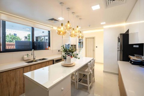 Villa in vendita a Yas Island, Abu Dhabi, EAU 5 camere da letto, 383.97 mq. № 748109 - foto 8