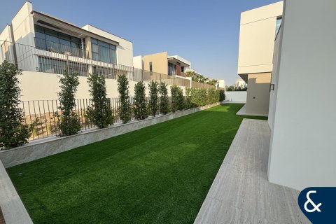 Huvila Al Furjan, Dubai, Arabiemiraatit 4 makuuhuonetta, 402 m2 № 671385 - kuva 12