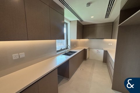 Huvila Al Furjan, Dubai, Arabiemiraatit 4 makuuhuonetta, 402 m2 № 671385 - kuva 3