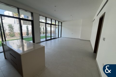 Huvila Al Furjan, Dubai, Arabiemiraatit 4 makuuhuonetta, 402 m2 № 671385 - kuva 2