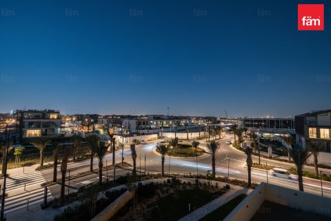 Villa in vendita a Dubai, EAU 4 camere da letto, 447.6 mq. № 659051 - foto 9