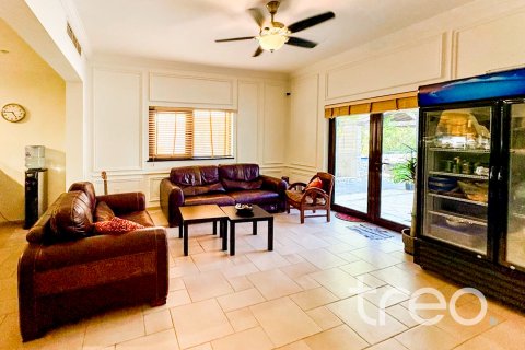 Villa en venta en The Villa, Dubai, EAU 5 dormitorios, 771.09 m2 № 739188 - foto 11
