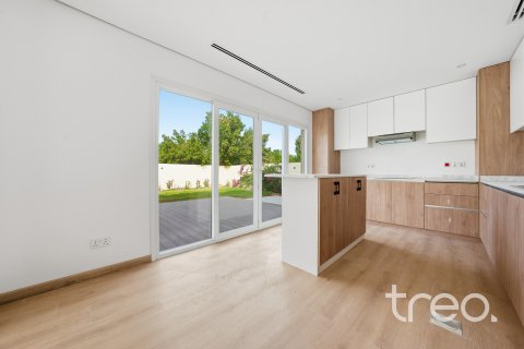 Villa en venta en Meadows, Dubai, EAU 5 dormitorios, 346.81 m2 № 739190 - foto 5