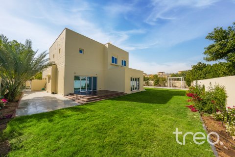 Villa en venta en Meadows, Dubai, EAU 5 dormitorios, 346.81 m2 № 739190 - foto 10