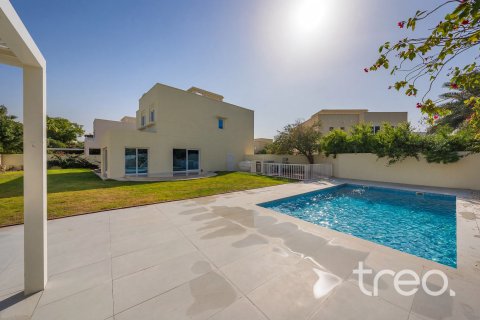 Villa en venta en Meadows, Dubai, EAU 5 dormitorios, 346.81 m2 № 739190 - foto 22