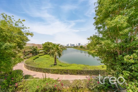 Villa a Meadows, Dubai, EAU 4 camere da letto, 385.27 mq. № 739187