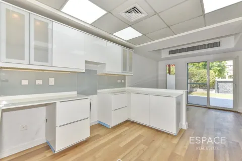 Вилла The Lakes, Дубай, БАӘ-да 3 жатын бөлмелер, 233 м² № 652571 - фото 5