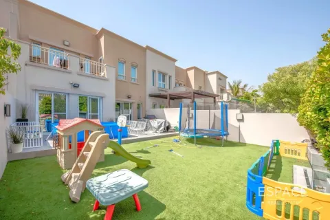 Вилла The Lakes, Дубай, БАӘ-да 3 жатын бөлмелер, 233 м² № 652571 - фото 1