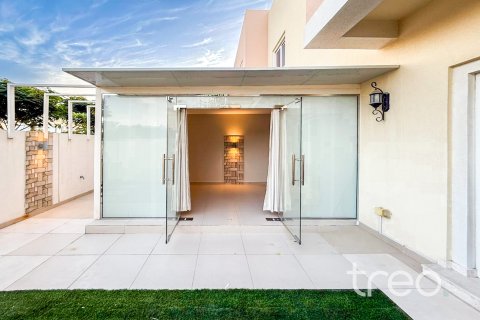 Maison de ville à vendre à Dubai, EAU 3 chambres, 177.82 m2 № 733319 - photo 2