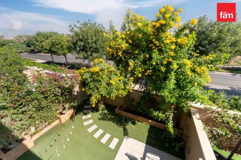 Villa in Dubai, UAE 3 bedrooms, 186.3 sq.m. № 661524 - photo 15