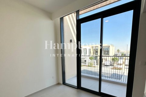 Huvila Dubai South (Dubai World Central), Arabiemiraatit 4 makuuhuonetta, 372.88012595 m2 № 651071 - kuva 26