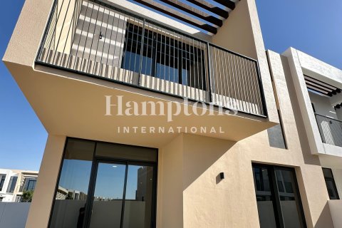 Huvila Dubai South (Dubai World Central), Arabiemiraatit 4 makuuhuonetta, 372.88012595 m2 № 651071 - kuva 12