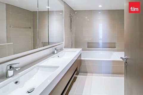 Apartment in Dubai, UAE 2 bedrooms, 106 sq.m. № 695026 - photo 7