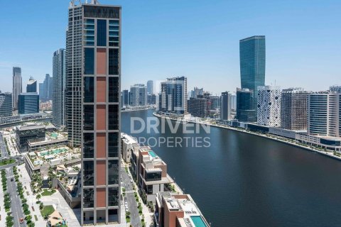 Korter asukohaga Business Bay, Dubai, AÜE: 4 magamistoaga, 402.55 m² Nr 742404