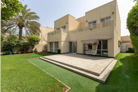 Vilë në Meadows, Dubai, Emiratet e Bashkuara Arabe 4 dhoma gjumi, 563 m2. № 642051 - Foto 1