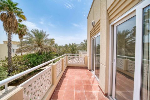 Vilë në Meadows, Dubai, Emiratet e Bashkuara Arabe 4 dhoma gjumi, 563 m2. № 642051 - Foto 15