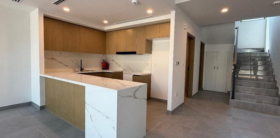 Kaupunkipientalo Dubai, Arabiemiraatit 3 makuuhuonetta, 172.8 m2 № 644865