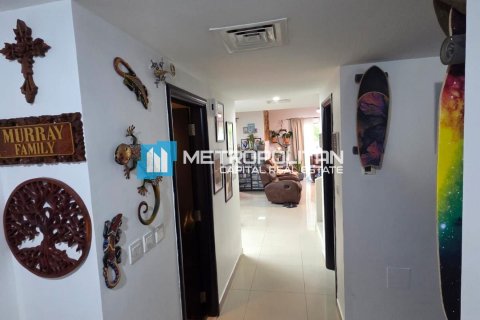 Adosado en venta en Al Reef, Abu Dhabi, EAU 4 dormitorios, 180.2 m2 № 652604 - foto 14