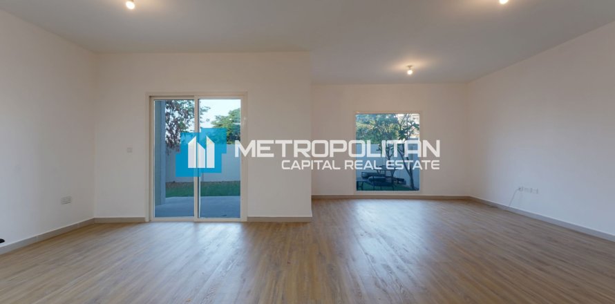 Adosado en Al Reef, Abu Dhabi, EAU 4 dormitorios, 180.2 m² № 652604