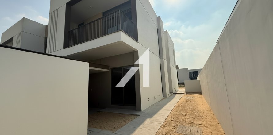 Villa in Al Furjan, Dubai, VAE: 4 Schlafzimmer, 366 m2 Nr. 662632