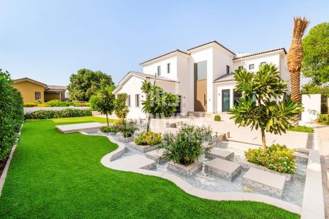 Vila di Jumeirah Golf Estates, Dubai, UAE 5 bilik tidur, 950 meter persegi № 652957 - foto 1