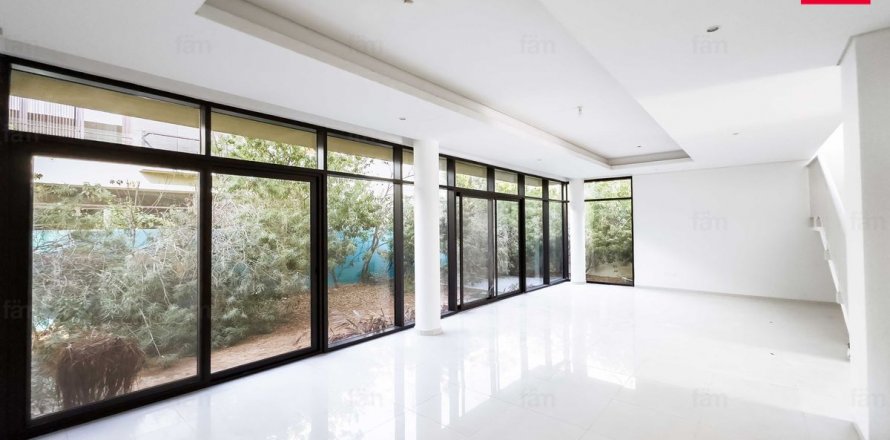 Vilë në Dubai, Emiratet e Bashkuara Arabe 5 dhoma gjumi, 442.3 m2. № 638195