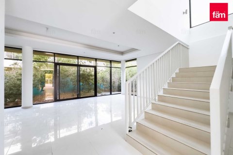 Vilë në Dubai, Emiratet e Bashkuara Arabe 5 dhoma gjumi, 442.3 m2. № 638195 - Foto 2