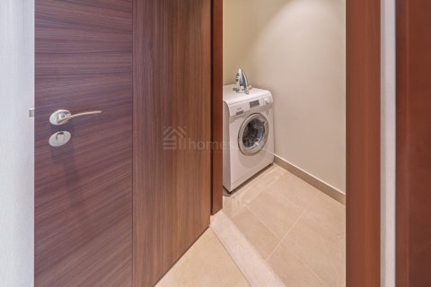 Huoneisto Downtown Dubai (Downtown Burj Dubai), Arabiemiraatit 1 makuuhuone, 79 m2 № 712219 - kuva 11