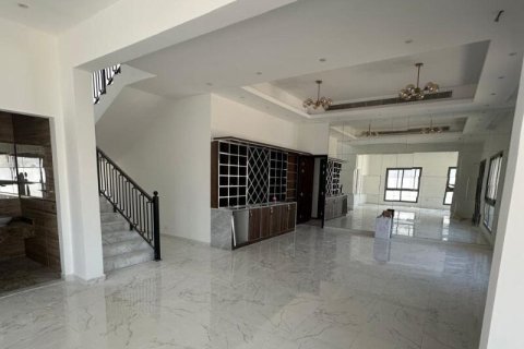 Apartmen di Al Khawaneej, Dubai, UAE 4 bilik tidur, 1115 meter persegi № 712216 - foto 3