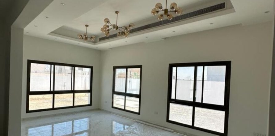 Apartmen di Al Khawaneej, Dubai, UAE 4 bilik tidur, 1115 meter persegi № 712216