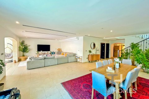 Jumeirah Park, Dubai, UAE의 임대용 빌라 침실 4개, 402.73제곱미터 번호 733995 - 사진 5