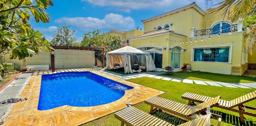Jumeirah Park, Dubai, UAE의 빌라 침실 4개, 402.73제곱미터 번호 733995