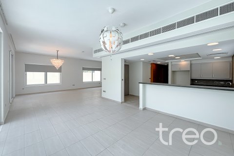 Villa til leie i Jumeirah Park, Dubai, Emiratene 4 soverom, 386.2 kvm Nr. 734001 - Foto 9