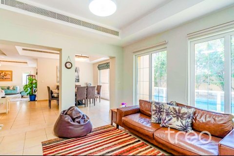 Villa te huur in Arabian Ranches, Dubai, VAE 5 slaapkamers, 450.02 vr.m., nr 733997 - foto 6