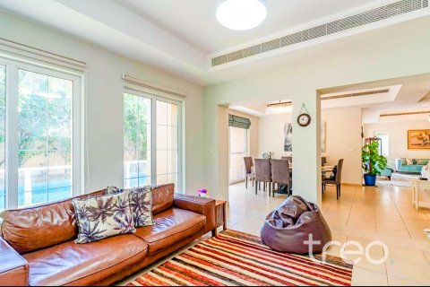 Villa te huur in Arabian Ranches, Dubai, VAE 5 slaapkamers, 450.02 vr.m., nr 733997 - foto 4