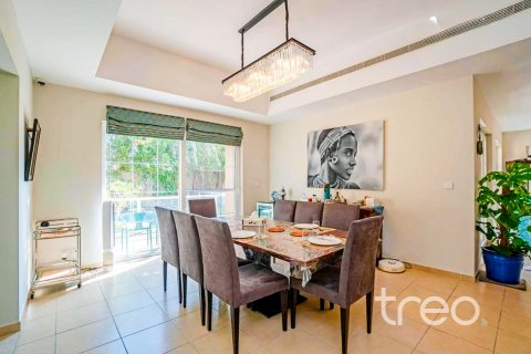 Villa te huur in Arabian Ranches, Dubai, VAE 5 slaapkamers, 450.02 vr.m., nr 733997 - foto 3