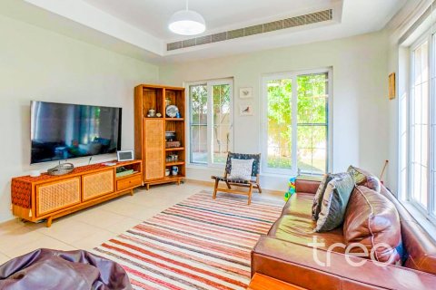 Villa te huur in Arabian Ranches, Dubai, VAE 5 slaapkamers, 450.02 vr.m., nr 733997 - foto 2