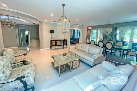 Villa para arrendamento em Jumeirah Park, Dubai, EAU 5 quartos, 435.62 m2 № 733996 - foto 4