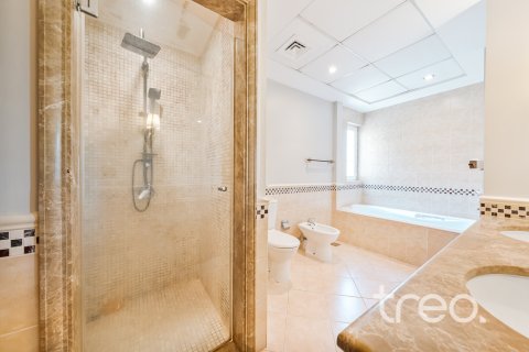 Villa te huur in Arabian Ranches, Dubai, VAE 5 slaapkamers, 405.15 vr.m., nr 733998 - foto 11