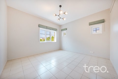 Villa te huur in Arabian Ranches, Dubai, VAE 5 slaapkamers, 405.15 vr.m., nr 733998 - foto 12